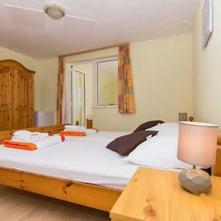 Pensjonat Jadran 3*