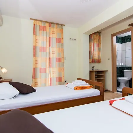Pensjonat Jadran 3*