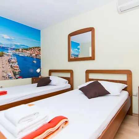 Pensjonat Jadran 3*