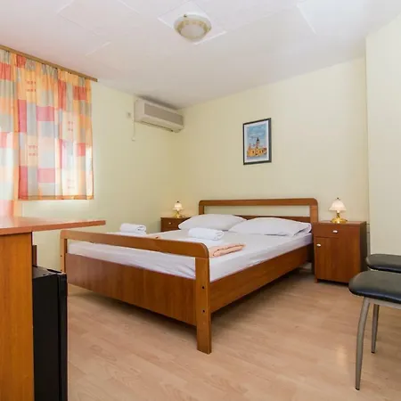 Pensjonat Jadran 3*